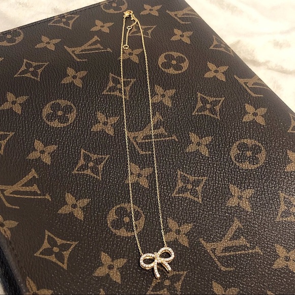 NEW Sparkly Bling 3D Ribbon Bow Gold Dipped Cubic Rhinestone Dainty Necklace - Picture 5 of 9